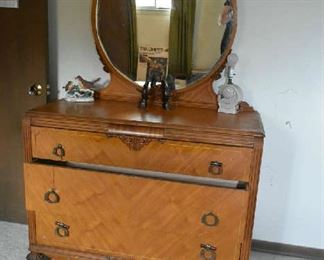 DRESSER