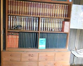 DRESSER, BOOKS