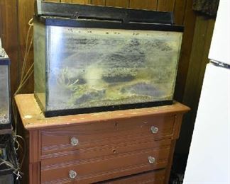 DRESSER, FISH/LIZARD TANK