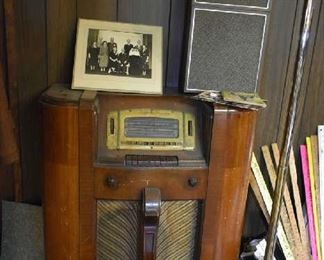 VINTAGE RADIO