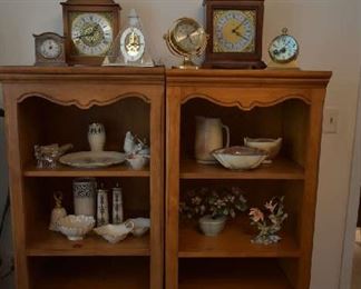 2 DISPLAY CABINETS