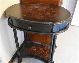 ACCENT TABLE