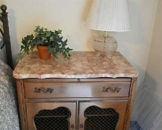ACCENT CABINET, LAMP