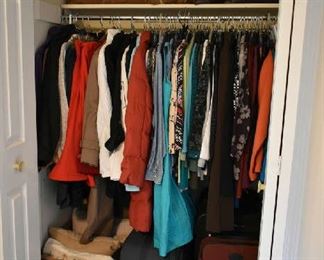 CLOTHING, DECORATIVE PILLOWS