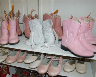 Pink shoes for cowgirls