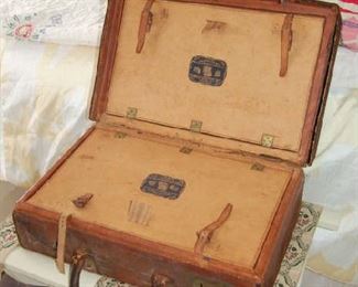 Vintage valise
