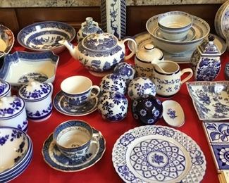 BLUE/WHITE DISHWARE 