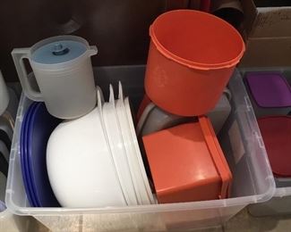 TUPPERWARE