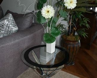 GLASS ACCENT TABLE