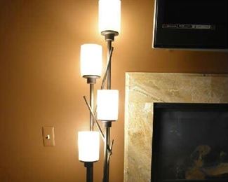 FLOOR LAMP