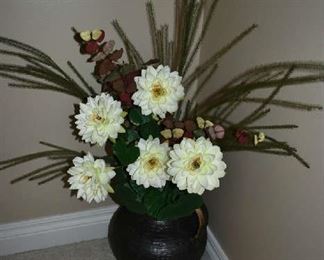 FLORAL ARRANGEMENT 