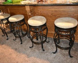 4 BAR STOOLS 