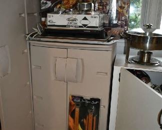 STORAGE CABINET, TRIPLE BURNER WARMER