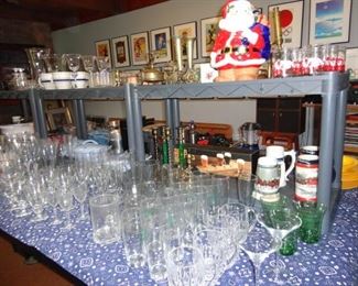 LOTS OF DRINKING GLASSES