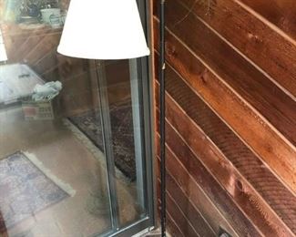 FLOOR STANDING LAMP