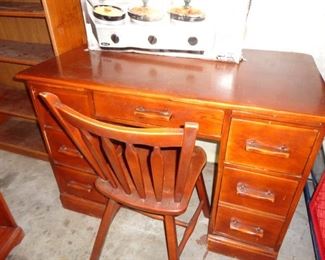 CUSHMAN COLONIAL DESK