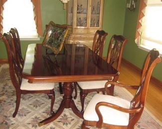 American Drew Dining Room Suite and rugs
