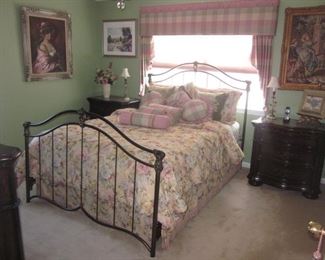 Raymour & Flanigan Bedroom Suite