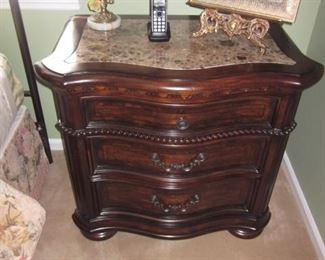 Raymour & Flanigan Bedroom Suite