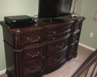 Raymour & Flanigan Bedroom Suite