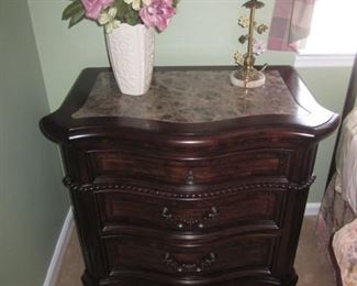 Raymour & Flanigan Bedroom Suite