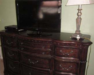 Raymour & Flanigan Bedroom Suite