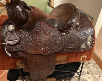 wonderful western saddle 