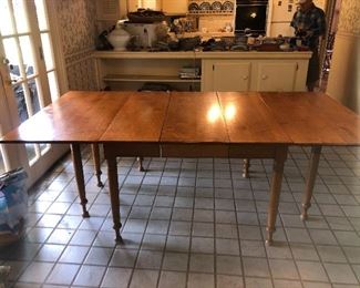 Beautiful maple dining table...
