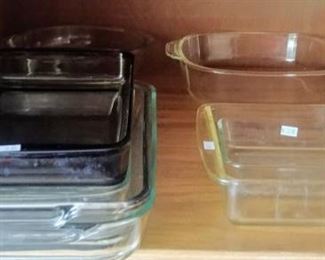 glass bakeware: Pyrex