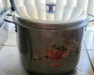 vintage Century aluminum stock pot with lid