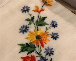 Vintage Scarves/Handkerchiefs  https://ctbids.com/#!/description/share/184257