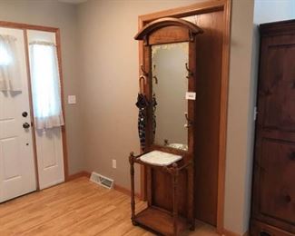 Lovely Mirrored Hall Tree