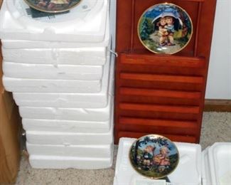 Hummel Calendar Plate Set