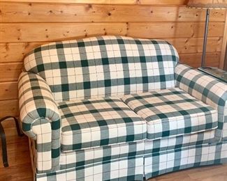 Loveseat From the Comfort Center in T.C.  Great cond.