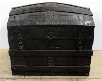 Camelback Trunk, Metal Accents, Tin Liner, 31"H x 36.5"W x 24"D