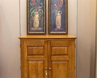 Oak double door cabinet - excellent condition.