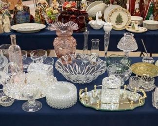 Some GORGEOUS crystal pieces on the front table.