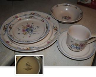 International stoneware Victoria pattern - 61 pcs