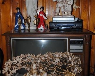 Oriental style decorating pieces