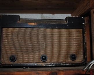 Delco tube radio