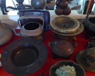 More metal decor items