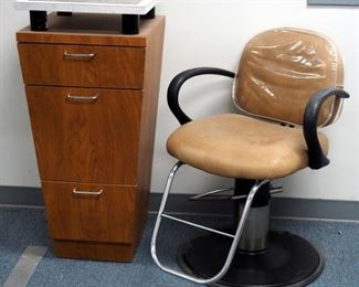 Kaemark Salon Furnishings Hydraulic Styling Chair And 3 Drawer Stylist Cabinet 40" X 18" X 18"50