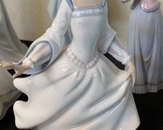 Lladro Cinderella 4828 w/ original Box	 