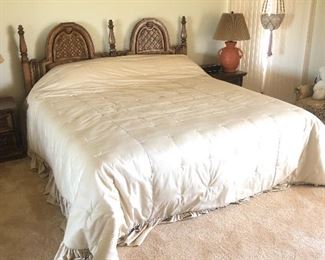 Simmons king size bed w/ headboard/mattress/frame	