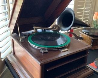 Columbia Grafonola Phonograph 	 