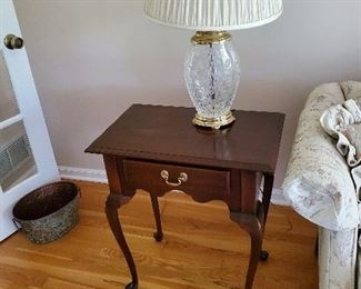 Ethan Allen End Table 24" W x 15" D 28" T