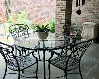 Beautiful aluminum patio table set purchased from Ethan Allen.