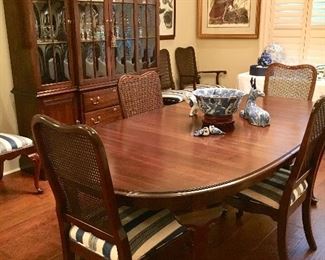Ethan Allen ‘Georgian Court’ solid cherry dining table with 2-18” leaves, and 8 chairs