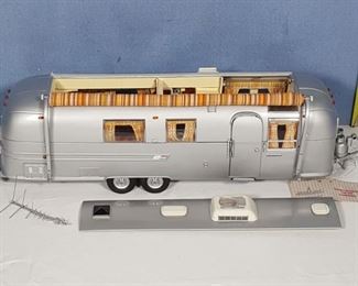 Airstream  Franklin Mint Precision Models International Land Yacht 1968 Trailer