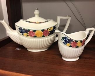 Bedford Ware teapot  & creamer